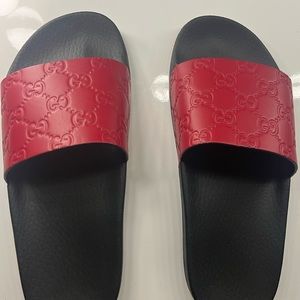 Gucci Redwomen’s slippers size 7 in great condition comes with dust bag